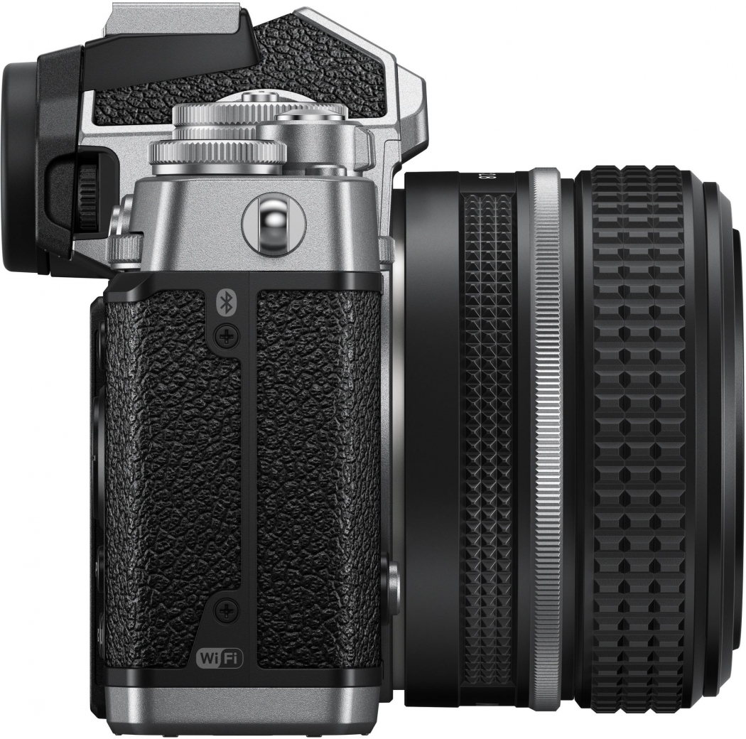 Nikon Z fc KIT mit NIKKOR Z 28mm f2.8 (SE)