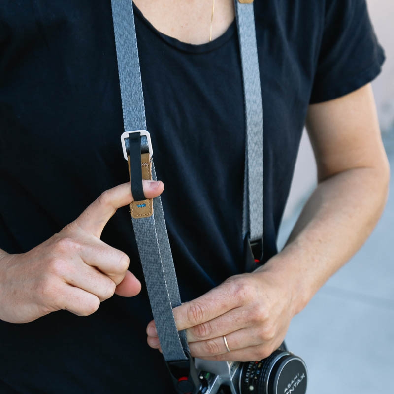 Peak Design Leash Ash - Sangle multifonctionnelle pour appareils photo hybrides, reflex d'entrée de gamme, etc.