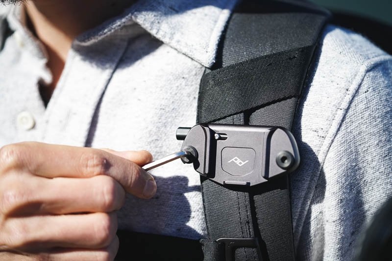 Peak Design Capture Clip v3 Noir - Clip permettant de porter des appareils photo reflex numériques (DSLR) ou hybrides (DSLM) sur des sangles ou des ceintures