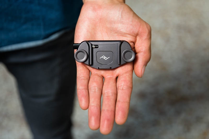 Peak Design Capture Clip v3 Noir - Clip permettant de porter des appareils photo reflex numériques (DSLR) ou hybrides (DSLM) sur des sangles ou des ceintures