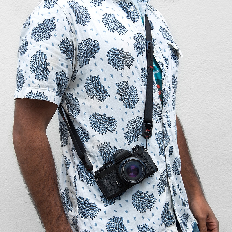Peak Design Leash Black - Sangle multifonctionnelle pour appareils photo hybrides, reflex d'entrée de gamme, etc.