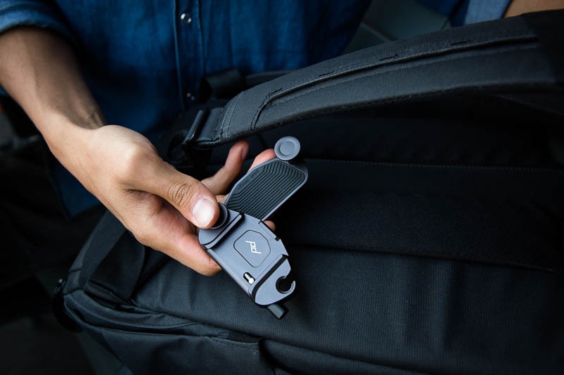 Peak Design Capture Clip v3 Noir - Clip permettant de porter des appareils photo reflex numériques (DSLR) ou hybrides (DSLM) sur des sangles ou des ceintures