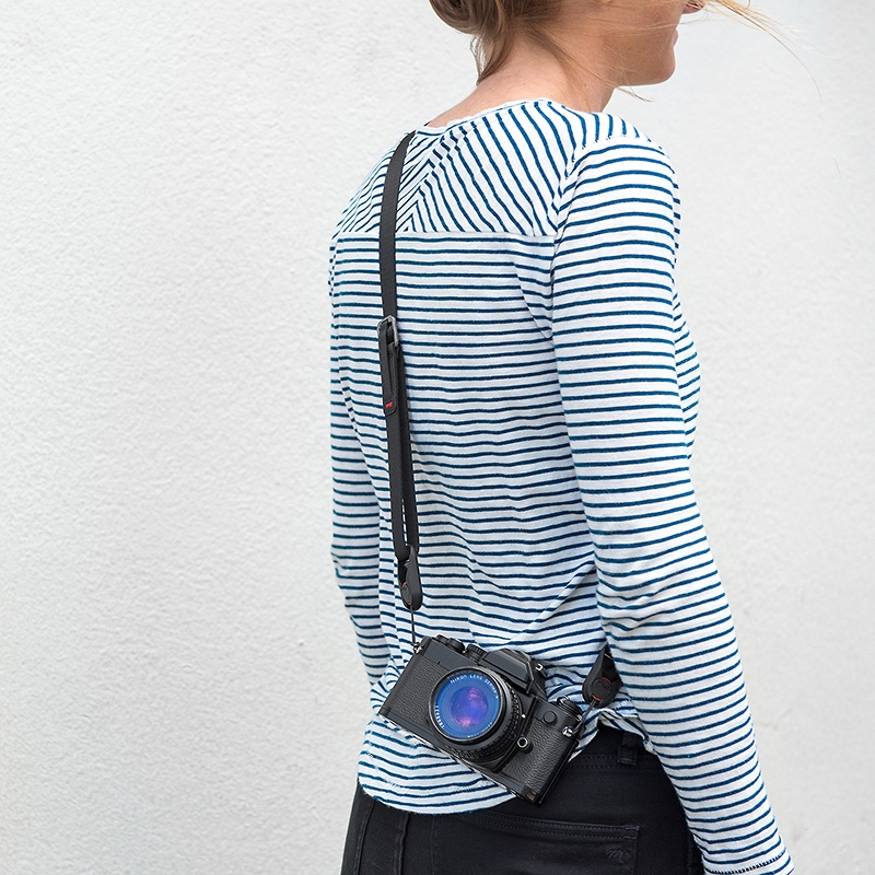 Peak Design Leash Black - Sangle multifonctionnelle pour appareils photo hybrides, reflex d'entrée de gamme, etc.