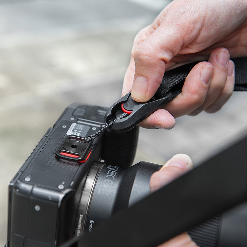 Peak Design Leash Black - Sangle multifonctionnelle pour appareils photo hybrides, reflex d'entrée de gamme, etc.