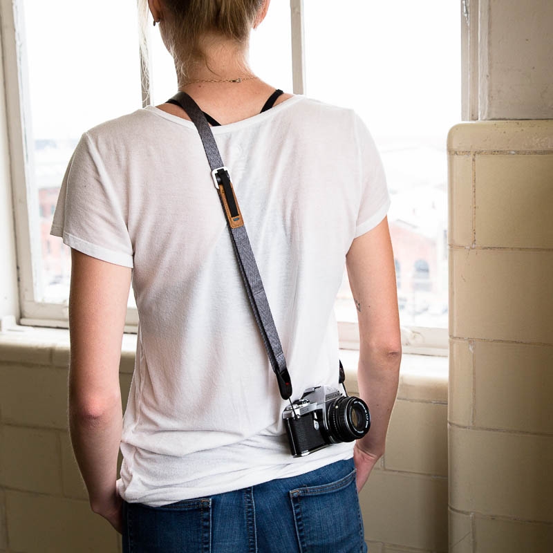 Peak Design Leash Ash - Sangle multifonctionnelle pour appareils photo hybrides, reflex d'entrée de gamme, etc.