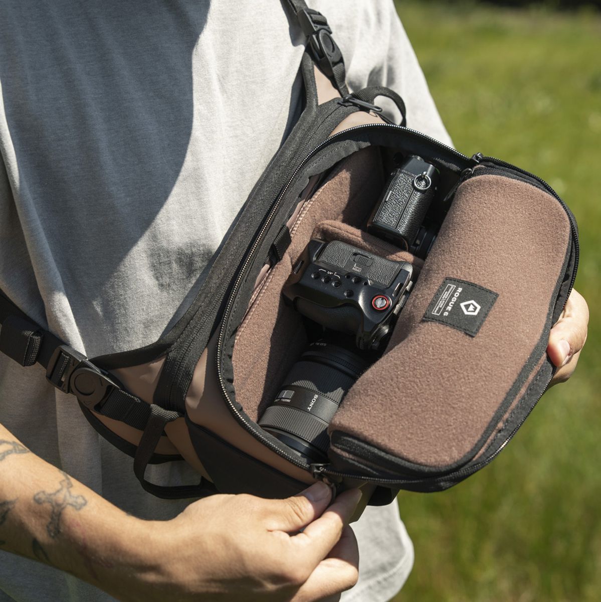 WANDRD Rogue Sling 6l Aegean Blue V2 (+ Gratis WANDRD Socks)