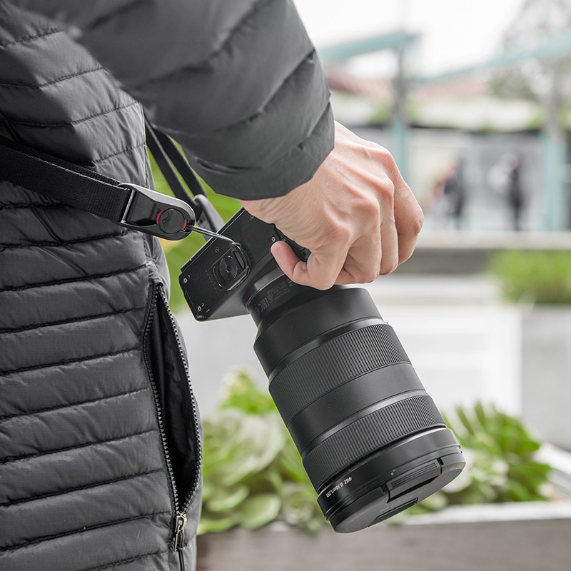 Peak Design Leash Black - Sangle multifonctionnelle pour appareils photo hybrides, reflex d'entrée de gamme, etc.