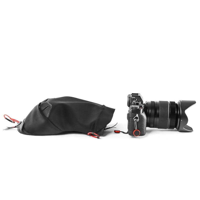 Peak Design Shell Medium (M) - Wetterfeste Schutzhülle für kleine bis mittlere DSLR-Kameras inkl. Objektiv bis 12 cm