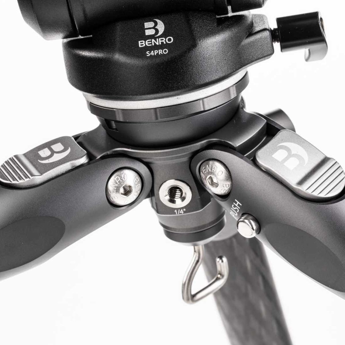 Leica APO-Televid 82 Set inkl. 25-50 Okular ASPH. (Neuheit) Travel-Kit inkl. Leica Tasche & Benro Stativ TTOR34CLVS4PRO